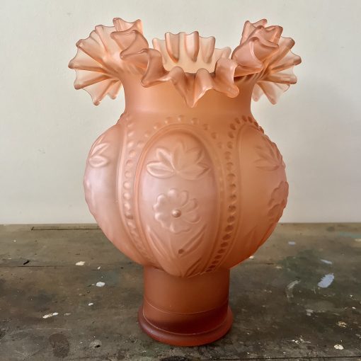 Vase à collerette rose