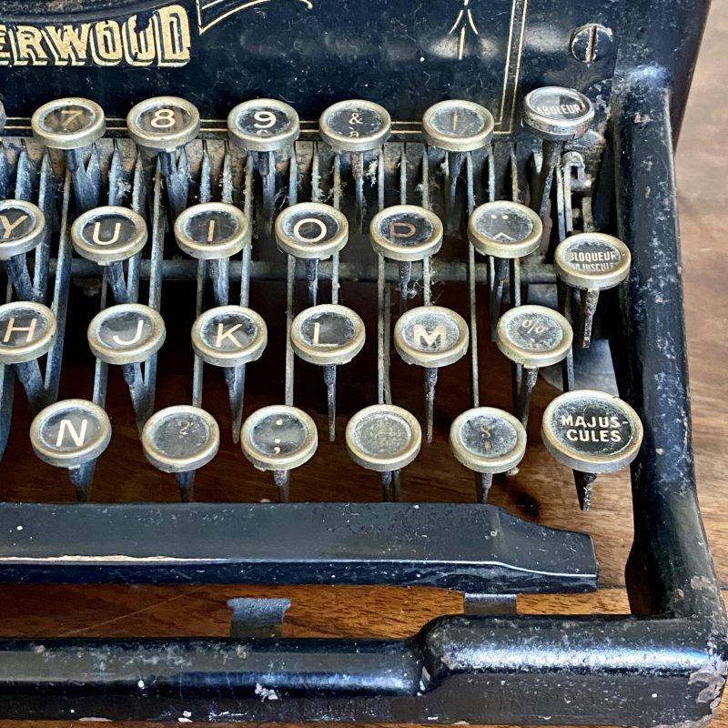 Machine à écrire UNDERWOOD - Brocanteandco - boutique en ligne de brocante